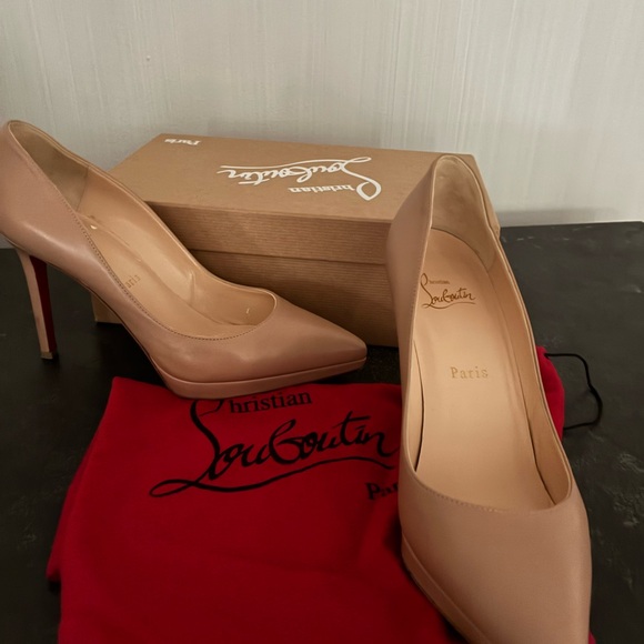 Christian Louboutin Shoes - Christian Louboutin Nude Heels